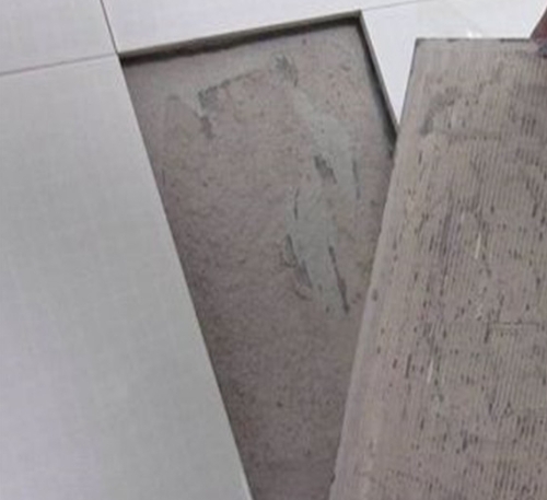 宣州瓷砖空鼓维修公司分享瓷砖铺贴时如果打浆（即涂抹在瓷砖背面和基层上的砂浆或瓷砖胶）过少，会带来以下问题